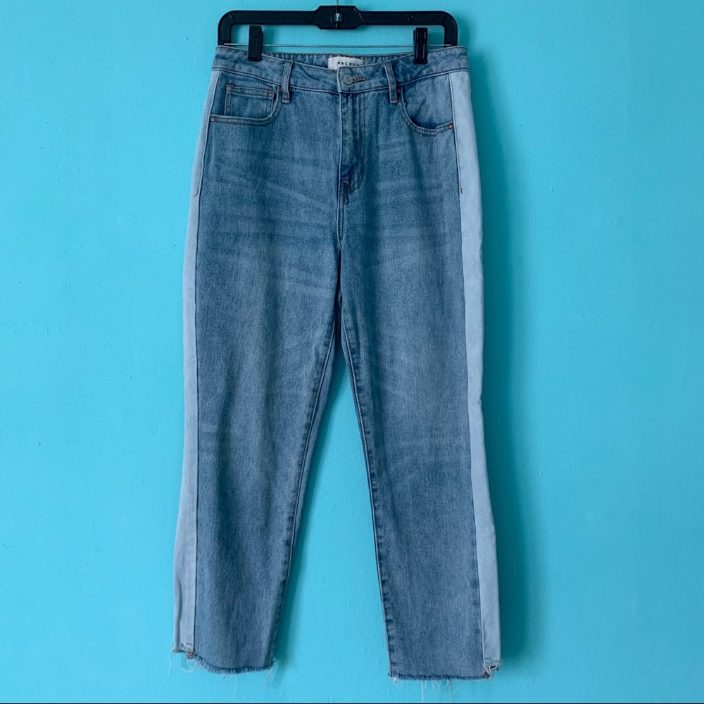 Light Wash Jean with White Line on Both Sides